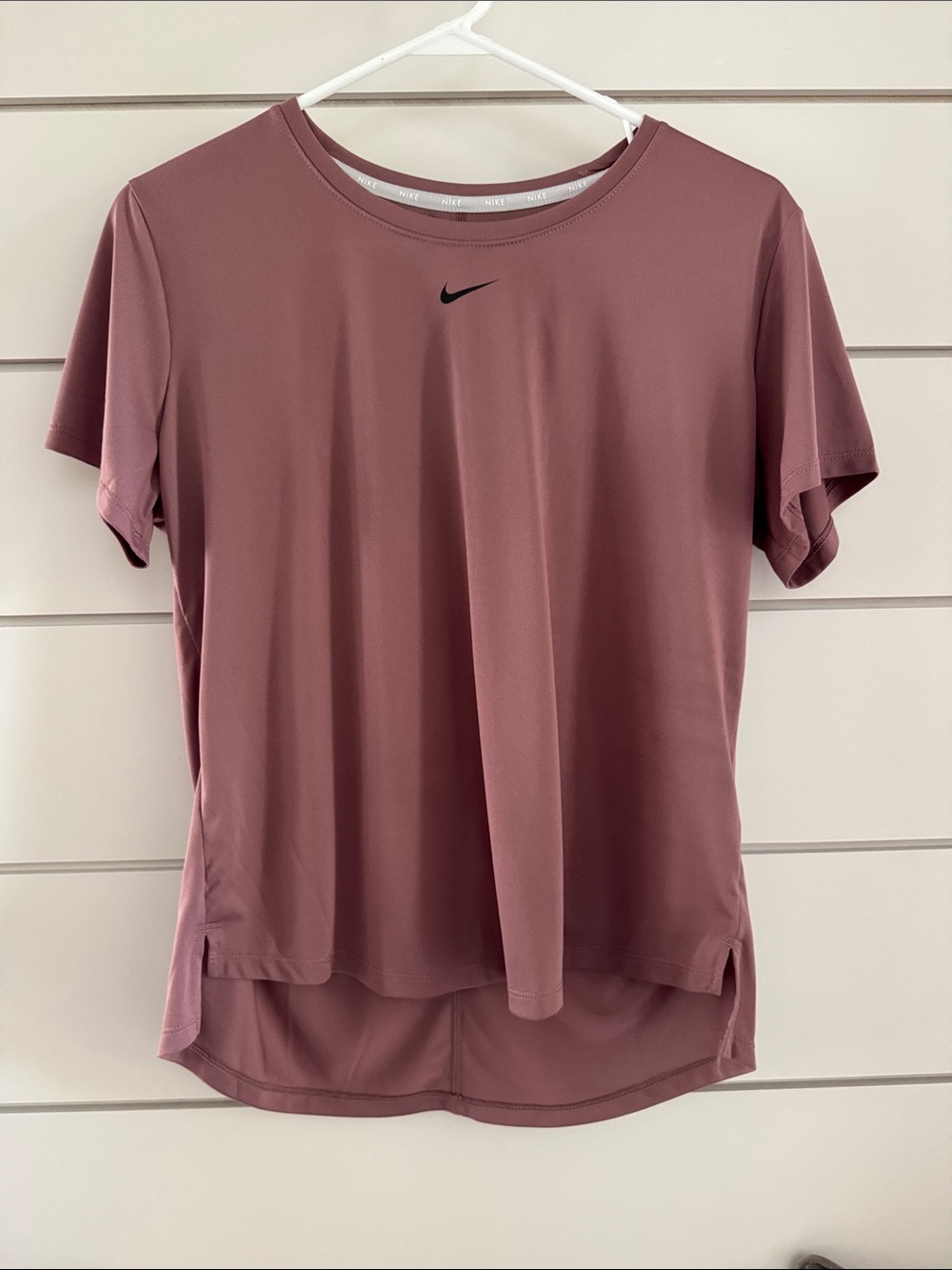 Nike Women’s Mauve Short Sleeve Athletic Tee